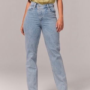 Abercrombie & Fitch ‘90s Straight Ultra High Rise Curve Love Jeans, XS length